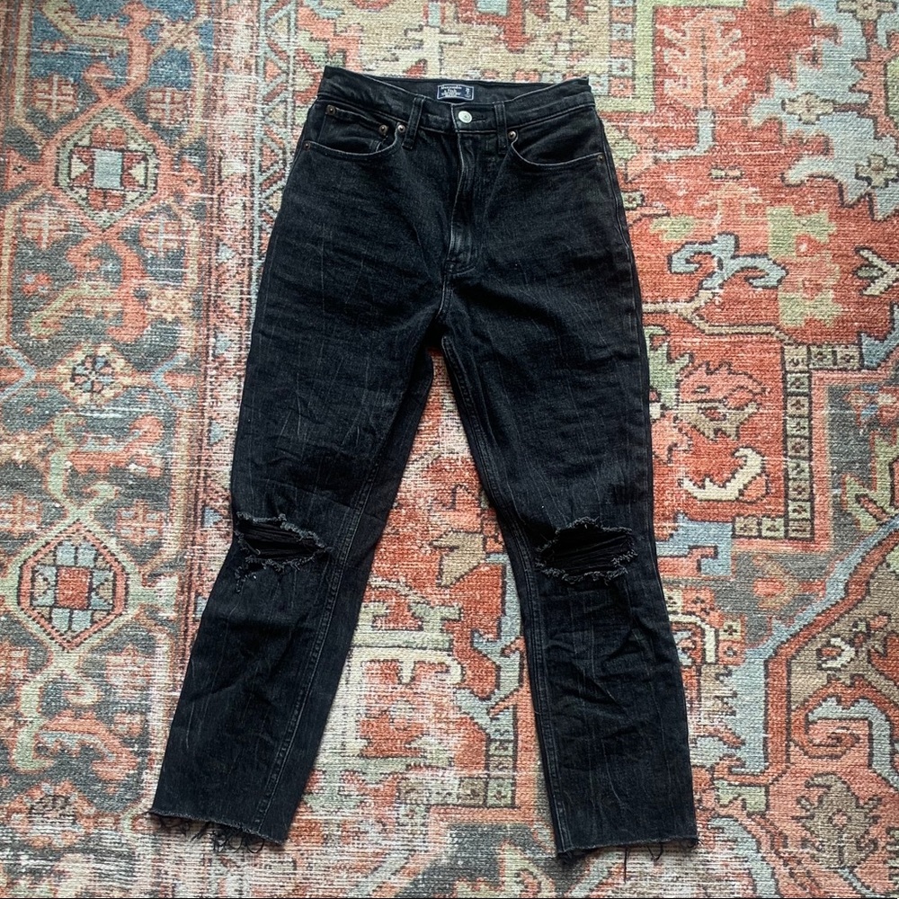 Abercrombie Ultra High Rise Mom Jean | 2 Short